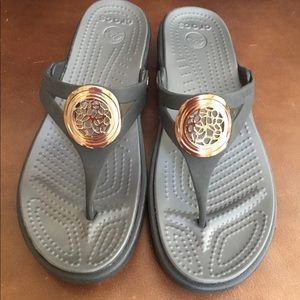 Women’s Liquid  Metallic Wedge Flip Flop